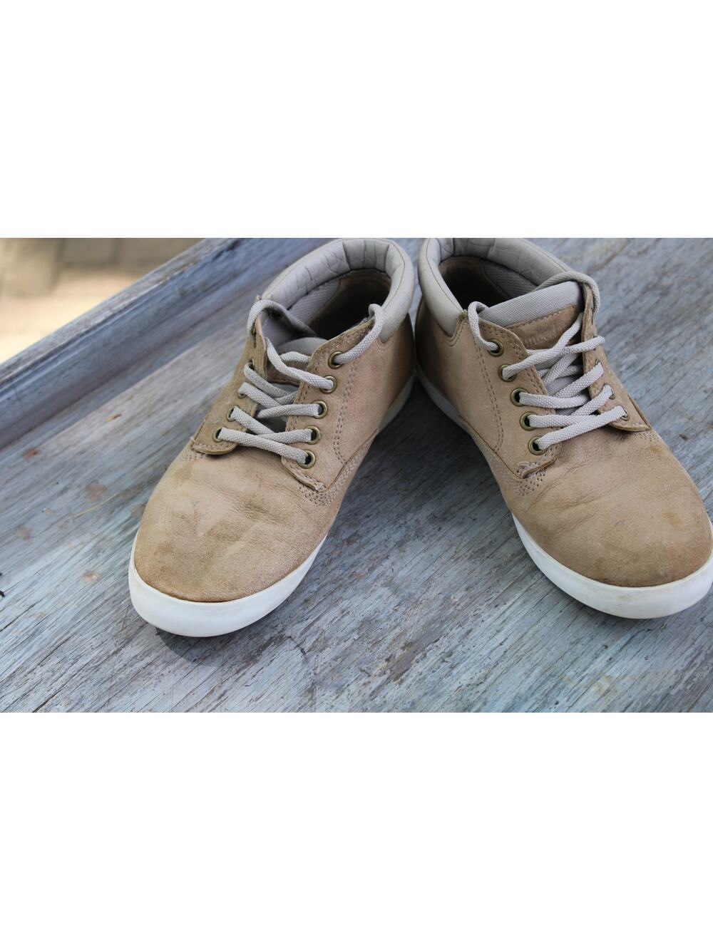 Timberland Women’s Dausette Chukka Wheat Nubuck A1KKQ. SZ:8